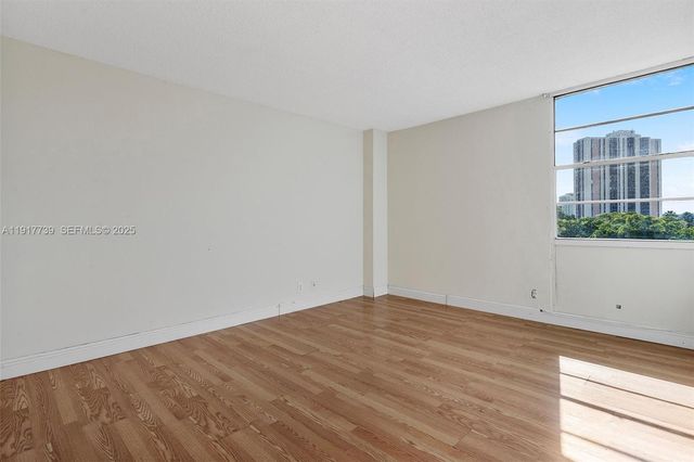 3101 N Country Club Drive 504, Aventura, FL 33180