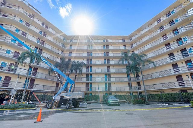 3101 N Country Club Drive 504, Aventura, FL 33180