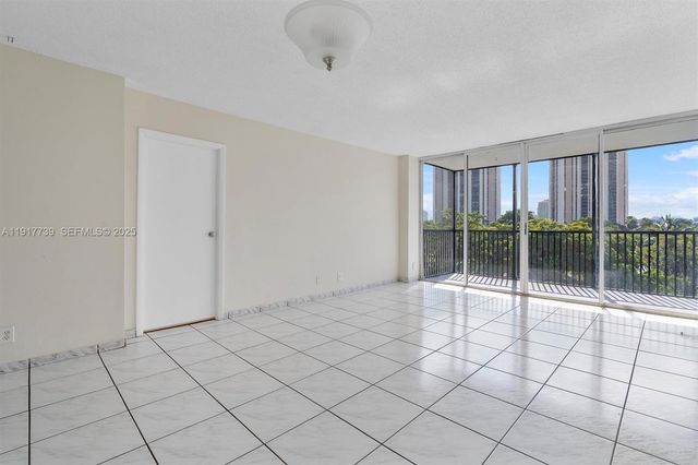 3101 N Country Club Drive 504, Aventura, FL 33180