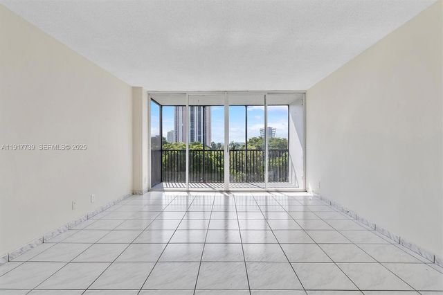 3101 N Country Club Drive 504, Aventura, FL 33180