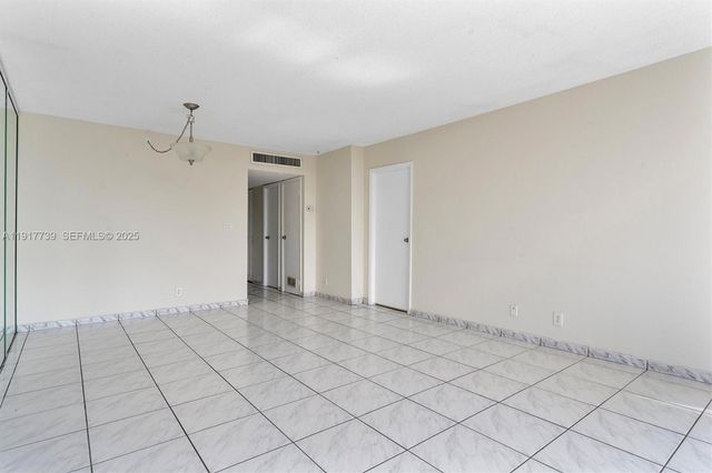 3101 N Country Club Drive 504, Aventura, FL 33180