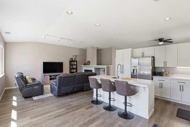 2336 Meadowbrook Dr, Lodi, CA 95242