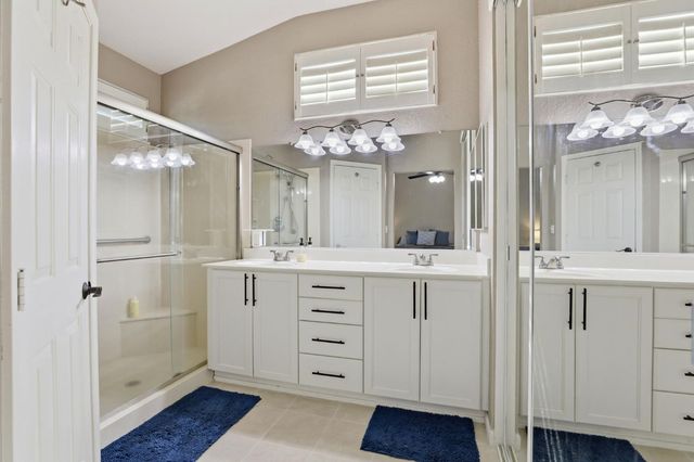 2336 Meadowbrook Dr, Lodi, CA 95242