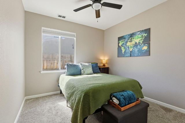 2336 Meadowbrook Dr, Lodi, CA 95242