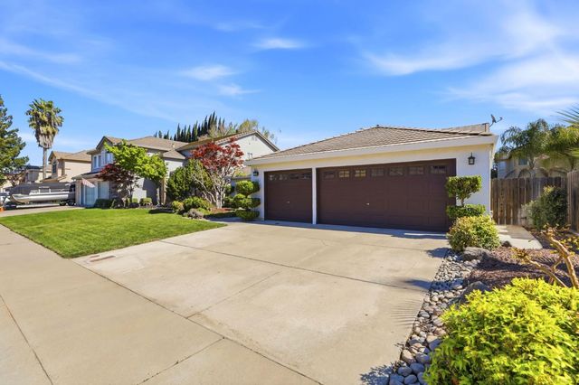 2336 Meadowbrook Dr, Lodi, CA 95242