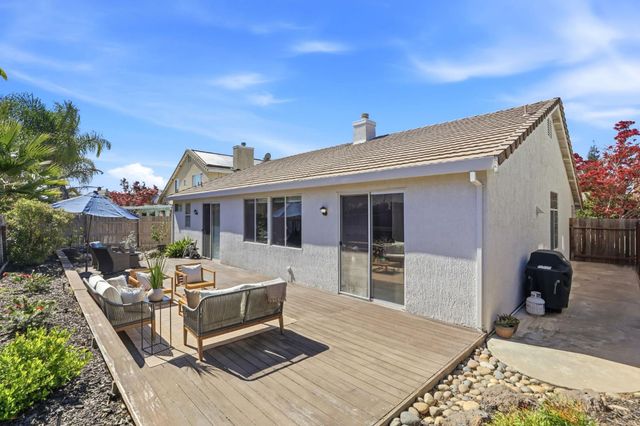 2336 Meadowbrook Dr, Lodi, CA 95242