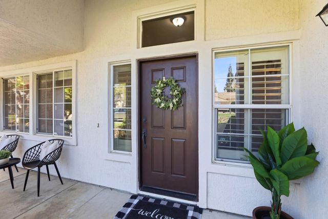 2336 Meadowbrook Dr, Lodi, CA 95242