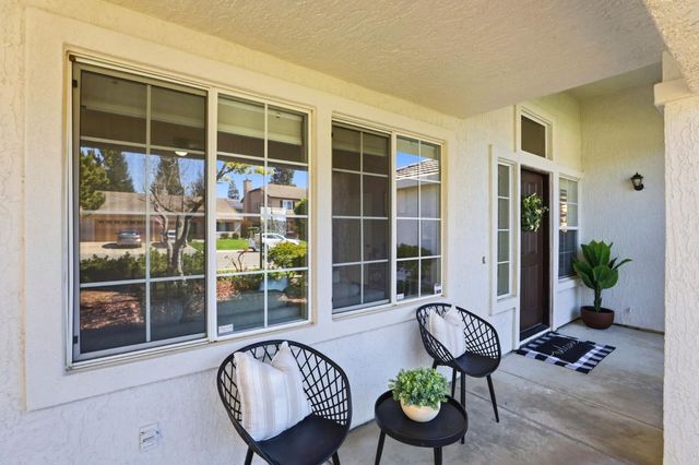 2336 Meadowbrook Dr, Lodi, CA 95242