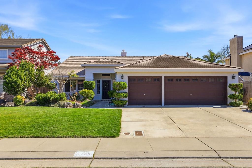 2336 Meadowbrook Dr, Lodi, CA 95242