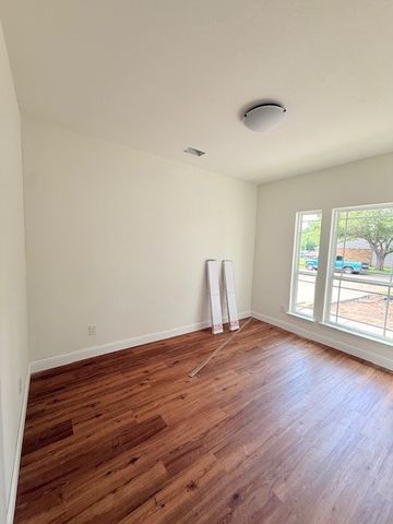 819 Beverly Drive, Grapevine, TX 76051