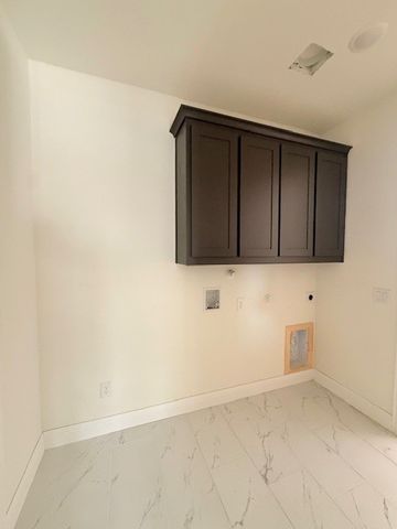 819 Beverly Drive, Grapevine, TX 76051