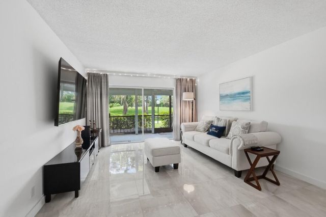 6100 NW 44TH Street 104, Lauderhill, FL 33319