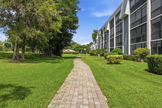 6100 NW 44TH Street 104, Lauderhill, FL 33319