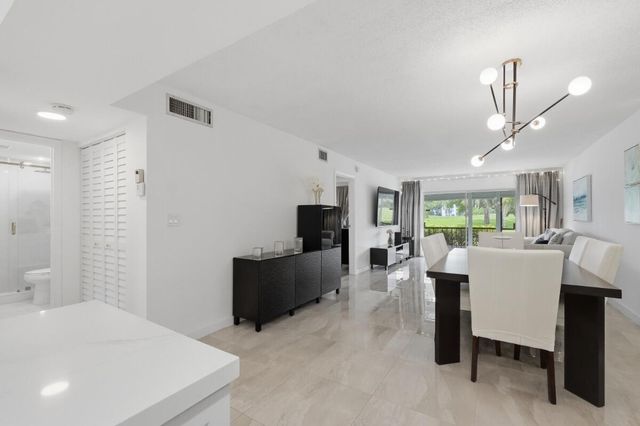 6100 NW 44TH Street 104, Lauderhill, FL 33319