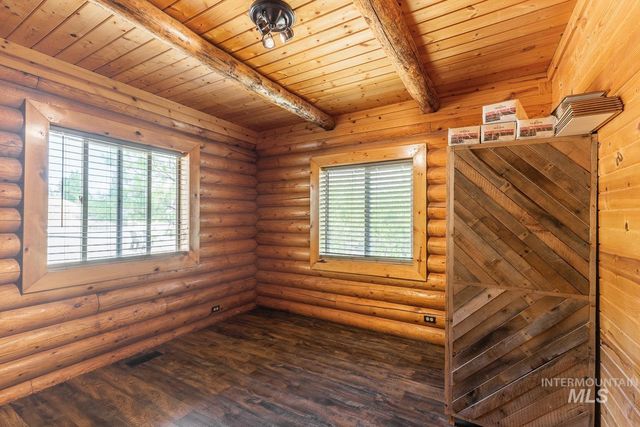42 Hummingbird Haven, Boise, ID 83716
