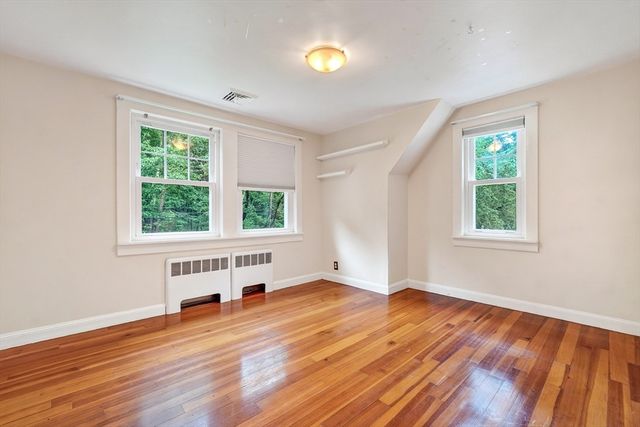 200 South Rd, Bedford, MA 01730