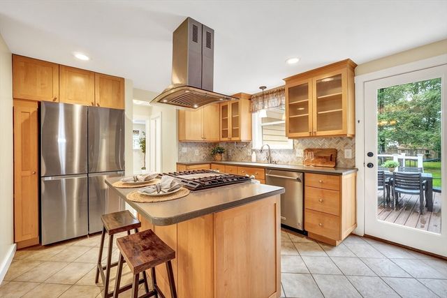 200 South Rd, Bedford, MA 01730