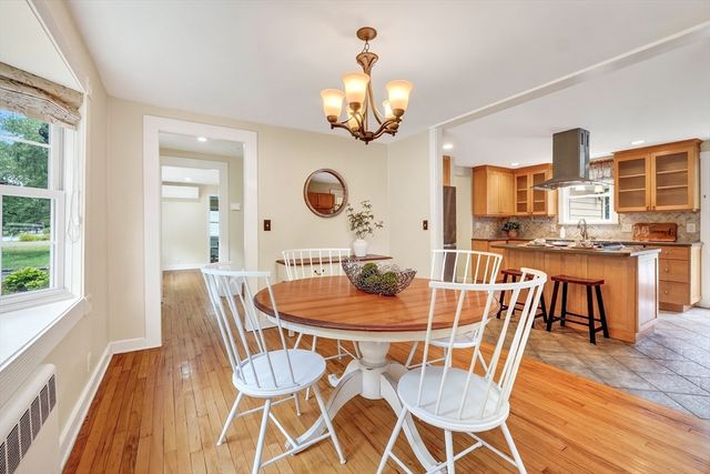 200 South Rd, Bedford, MA 01730