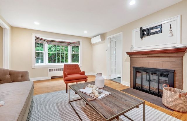 200 South Rd, Bedford, MA 01730
