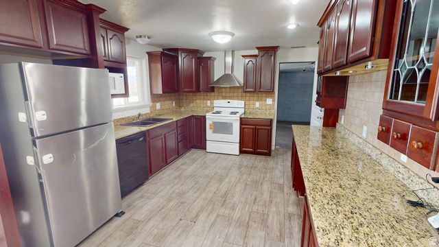 5288 W 3830 S, West Valley City, UT 84120