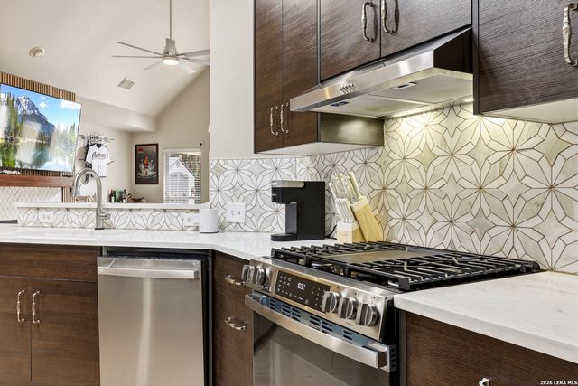 8 MARELLA DR, San Antonio, TX 78248