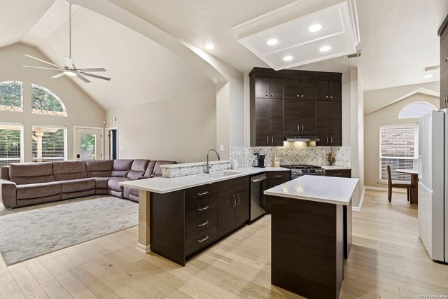 8 MARELLA DR, San Antonio, TX 78248
