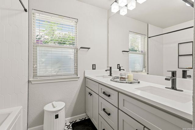 8 MARELLA DR, San Antonio, TX 78248