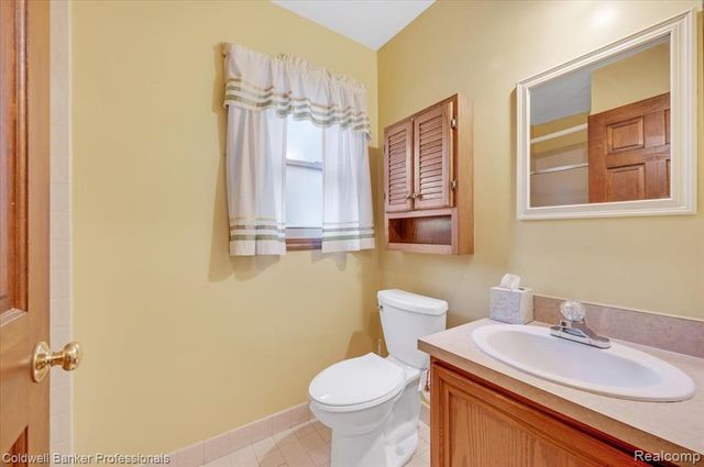 5015 Fox Hill Drive, Sterling Heights, MI 48310