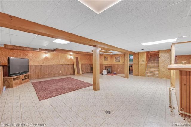 5015 Fox Hill Drive, Sterling Heights, MI 48310