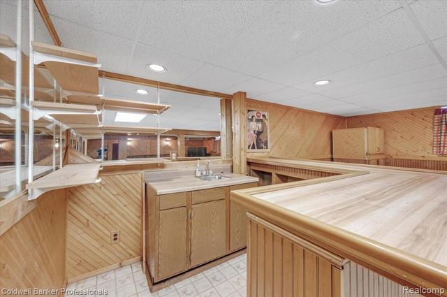 5015 Fox Hill Drive, Sterling Heights, MI 48310