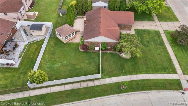 5015 Fox Hill Drive, Sterling Heights, MI 48310