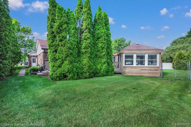 5015 Fox Hill Drive, Sterling Heights, MI 48310