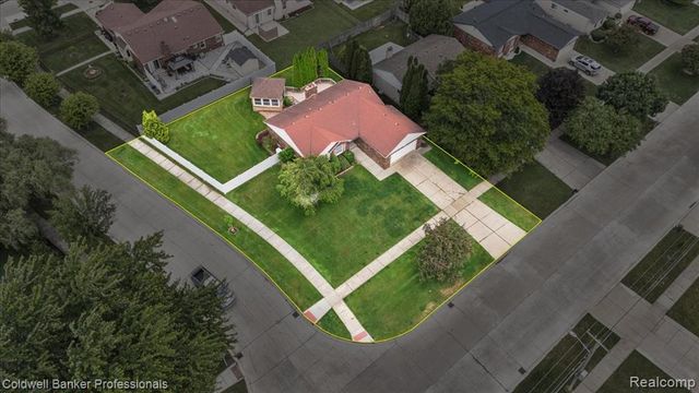 5015 Fox Hill Drive, Sterling Heights, MI 48310
