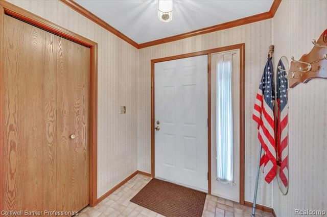 5015 Fox Hill Drive, Sterling Heights, MI 48310