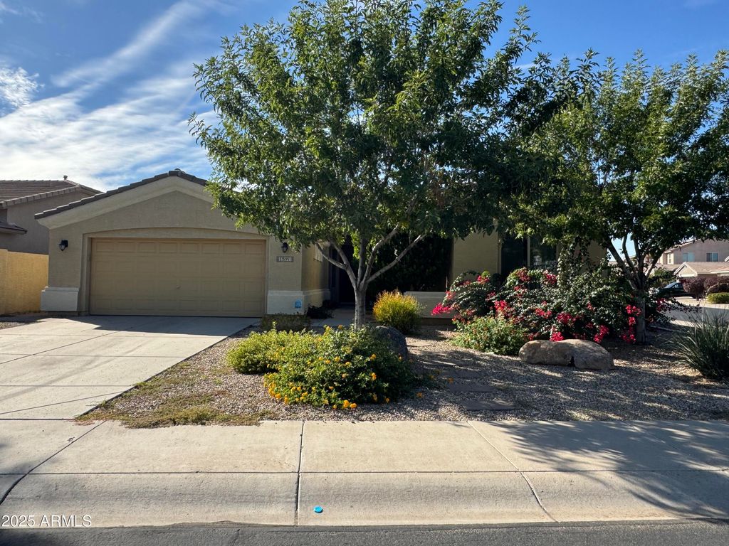 16528 N 181ST Drive, Surprise, AZ 85388 — exterior