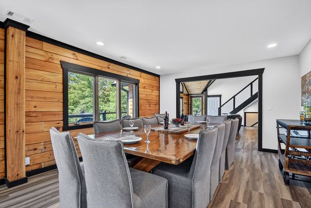 566 Canoe Point, Ellijay, GA 30540