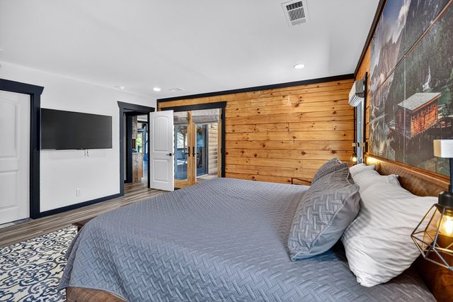 566 Canoe Point, Ellijay, GA 30540