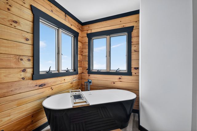 566 Canoe Point, Ellijay, GA 30540