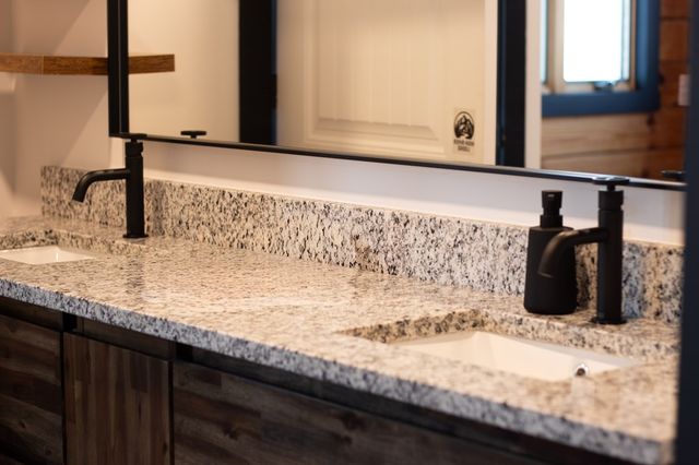 566 Canoe Point, Ellijay, GA 30540