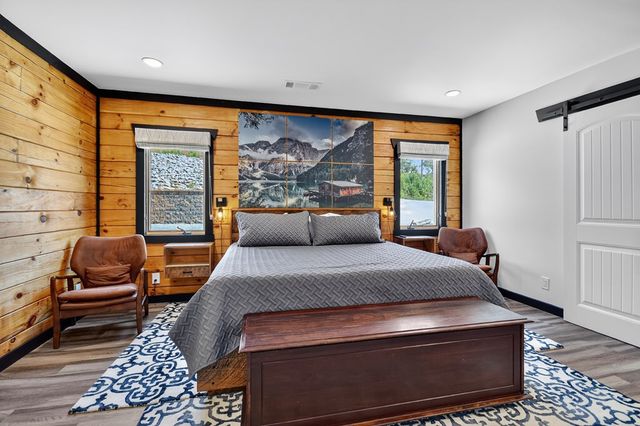 566 Canoe Point, Ellijay, GA 30540