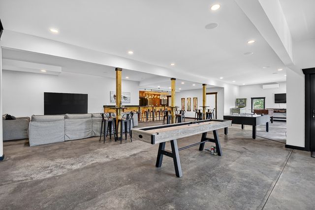 566 Canoe Point, Ellijay, GA 30540