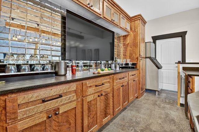 566 Canoe Point, Ellijay, GA 30540