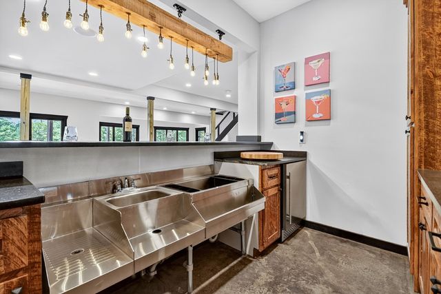 566 Canoe Point, Ellijay, GA 30540