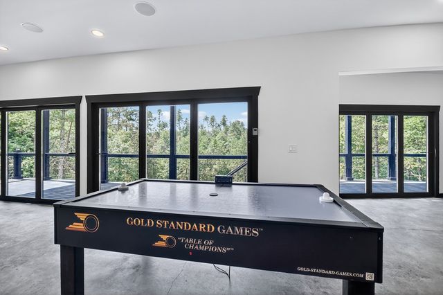 566 Canoe Point, Ellijay, GA 30540