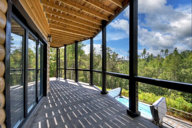 566 Canoe Point, Ellijay, GA 30540