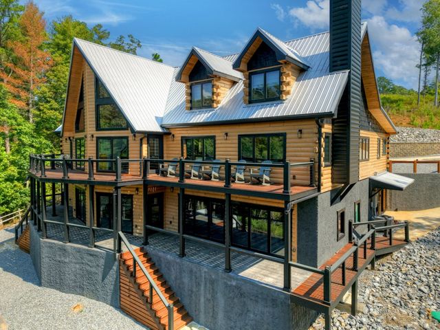 566 Canoe Point, Ellijay, GA 30540