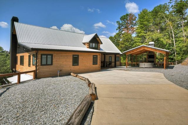 566 Canoe Point, Ellijay, GA 30540