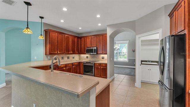 6883 LACY DRIVE, Lakeland, FL 33813