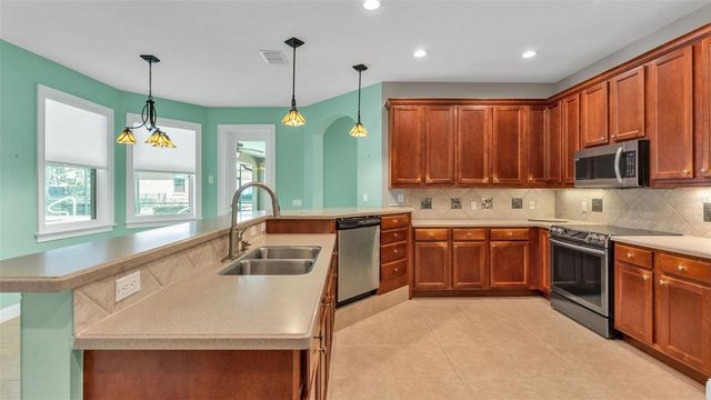 6883 LACY DRIVE, Lakeland, FL 33813