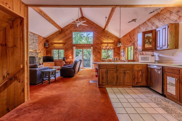 202 Twin Brook Circle, Londonderry, VT 05155